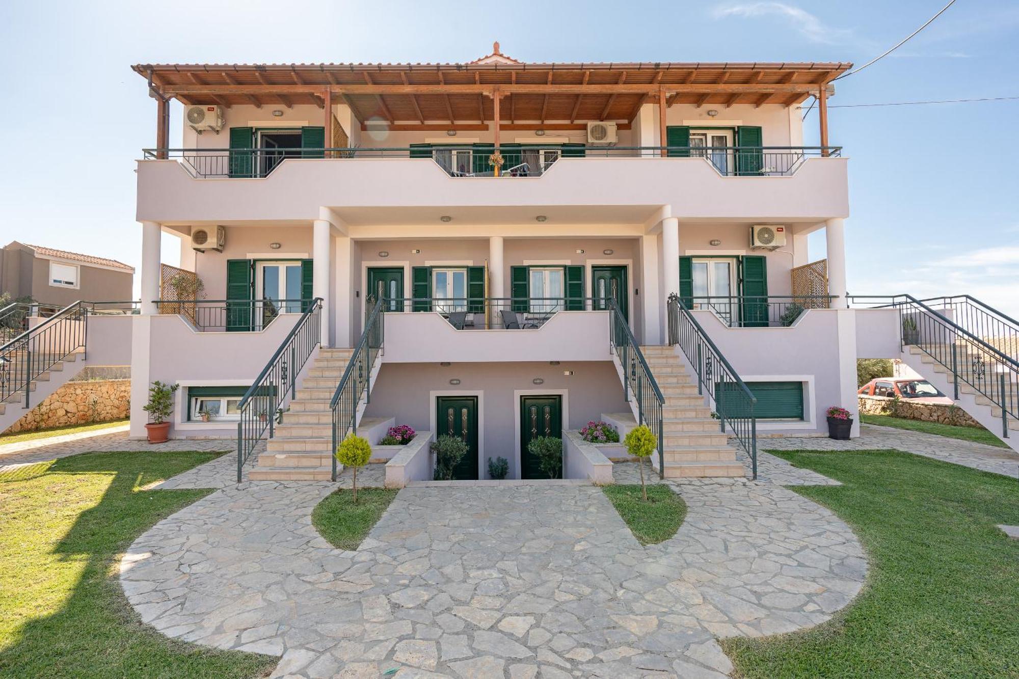Spiros House Apartmán *